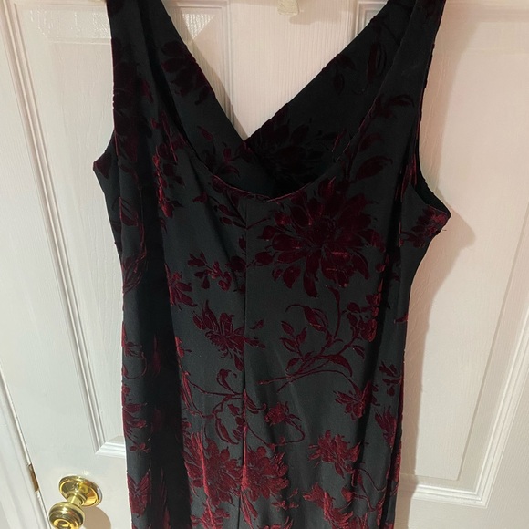 Smartset black with red velvet flowers size large - Picture 3 of 5